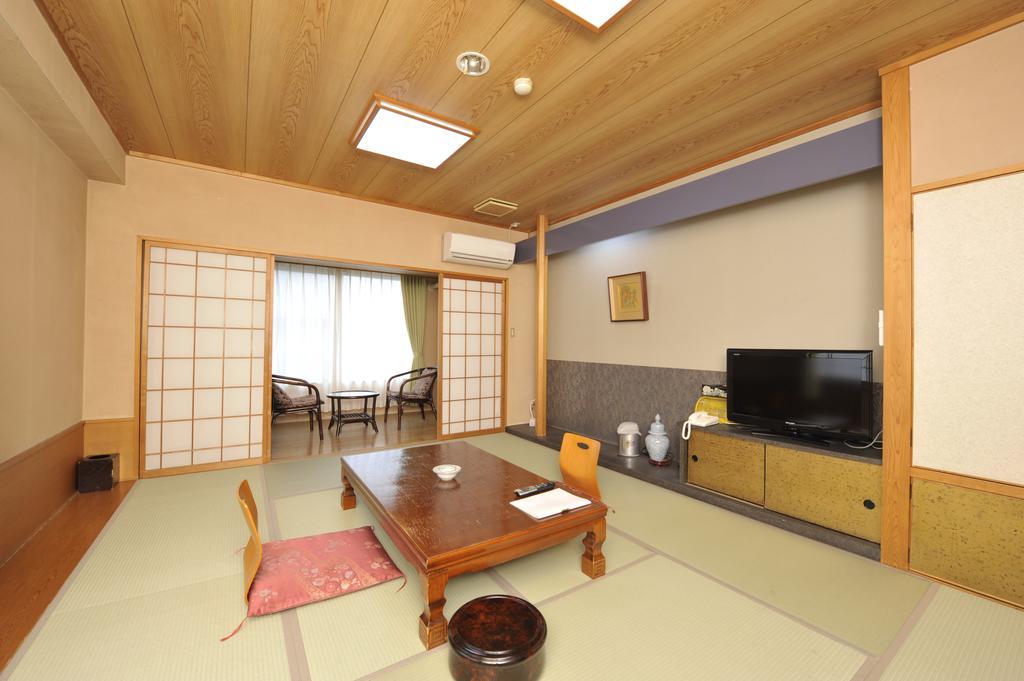 Kagoiwa Onsen Ryokan Nikko Bagian luar foto